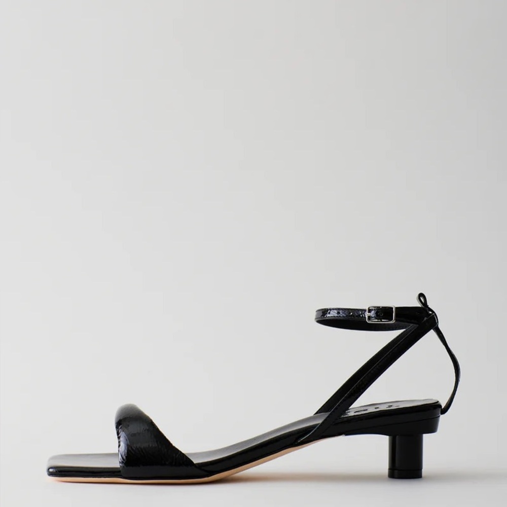 Ola Sandal - Dark Navy